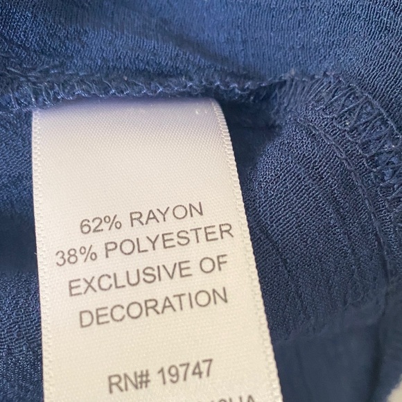 Counterparts Navy Blouse - Picture 5 of 5
